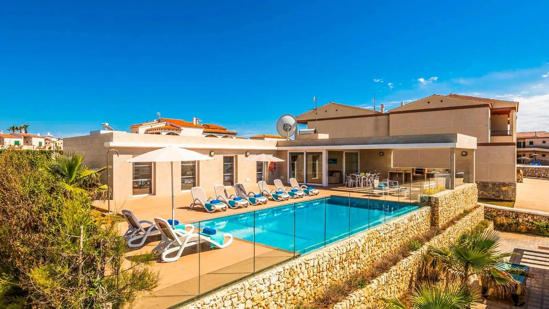 Villa Esmeralda Sol Cala en Forcat Spanje